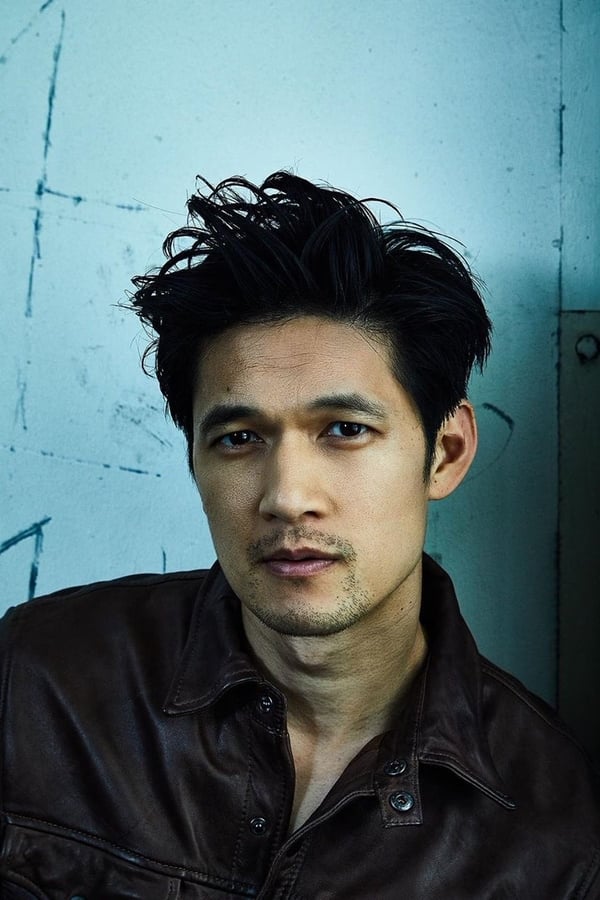 Foto de Harry Shum Jr. pareja de Shelby Rabara